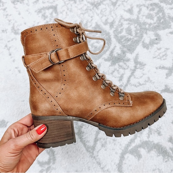 Very G Shoes - NIB Very G Donatella Vegan Leather Lace Up Moto Boots Combat Booties Tan